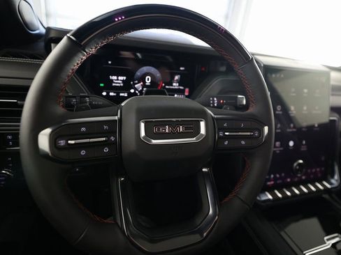 Used 2025 GMC Yukon AT4 Ultimate w/ LPO, Illumination Package AWD/4WD image 23