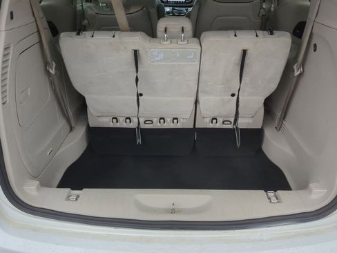 Used 2021 Chrysler Pacifica Touring-L image 40