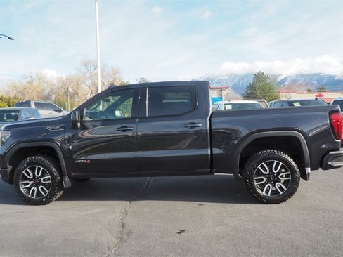 Used 2022 GMC Sierra 1500 AT4 w/ Technology Package image 8