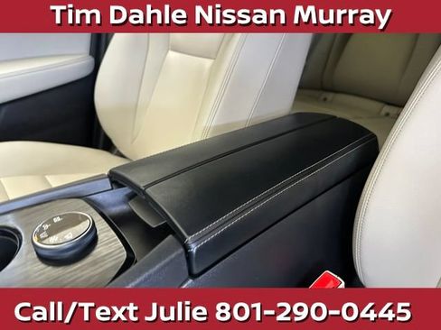 Used 2025 Nissan Rogue SL w/ SL Premium Package AWD/4WD image 31