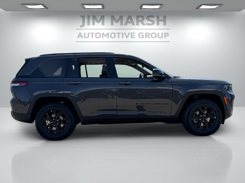 New 2026 Jeep Grand Cherokee Altitude RWD image 7