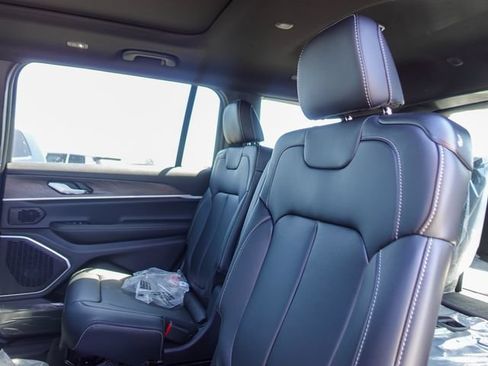New 2026 Jeep Grand Cherokee L Limited AWD/4WD image 23