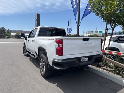 Used 2022 Chevrolet Silverado 2500 Custom w/ Custom Value Package AWD/4WD image 2
