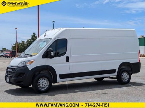 Used 2026 RAM ProMaster 2500 w/ Convenience Group FWD image 3