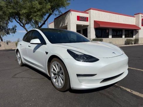 Used 2021 Tesla Model 3 Standard Range Plus RWD image 1