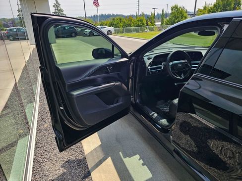 Certified 2024 Cadillac Lyriq Sport AWD/4WD image 18