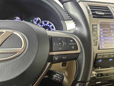 Used 2020 Lexus GX 460 Premium w/ Premium Package AWD/4WD image 17