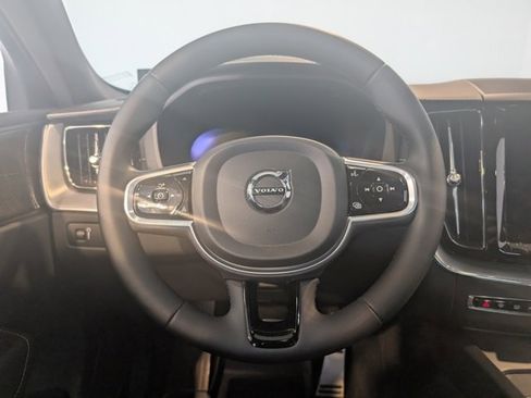 Used 2022 Volvo XC60 B6 R-Design w/ Advanced Package image 17