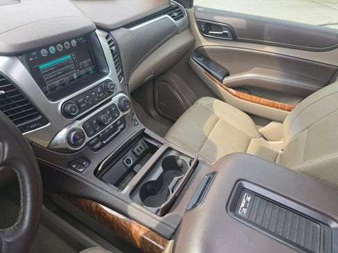 Used 2017 Chevrolet Suburban Premier AWD/4WD image 28