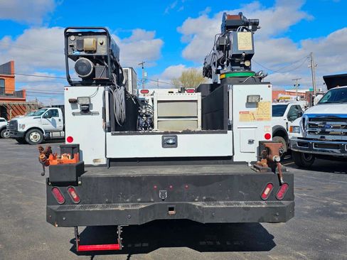 Used 2016 Ford F550 2WD Regular Cab Super Duty image 3