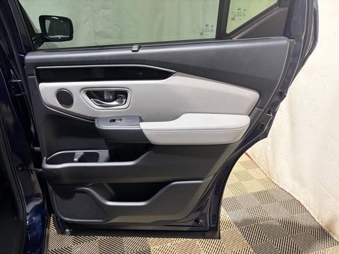 Used 2024 Honda Pilot Touring image 12