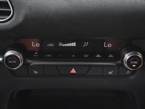 New 2025 MAZDA CX-30 Carbon image 31