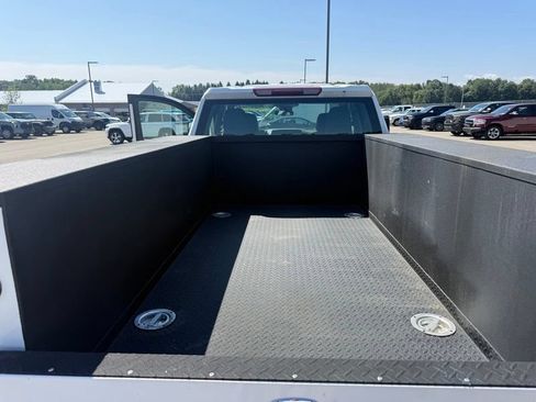 Used 2026 Chevrolet Silverado 3500 W/T AWD/4WD image 5