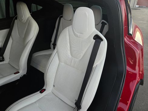 Used 2022 Tesla Model X Plaid image 22