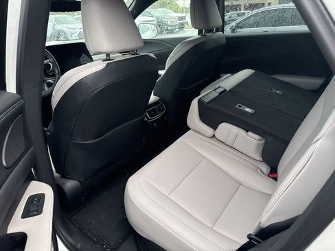 Used 2024 Lexus RX 350 w/ Convenience Package AWD/4WD image 4