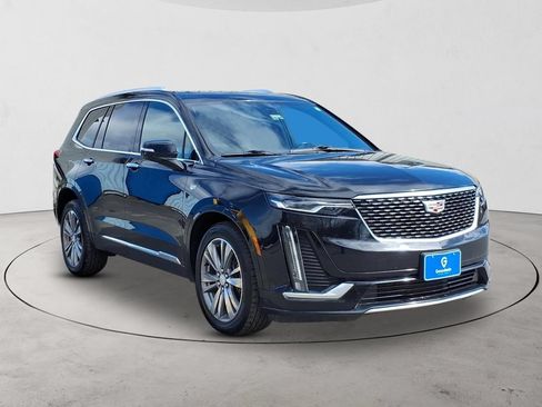 Certified 2022 Cadillac XT6 Premium Luxury AWD/4WD image 3