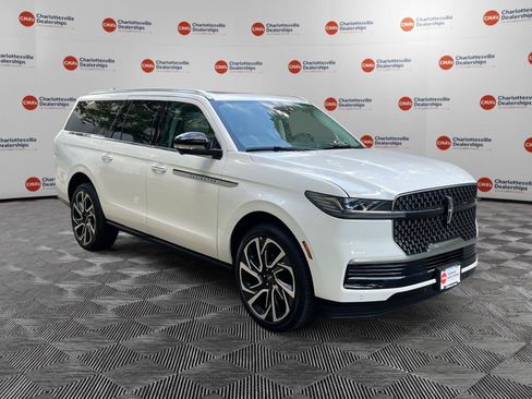 New 2026 Lincoln Navigator L Reserve AWD/4WD image 7