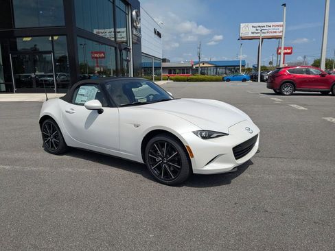 New 2026 MAZDA MX-5 Miata Sport RWD image 2