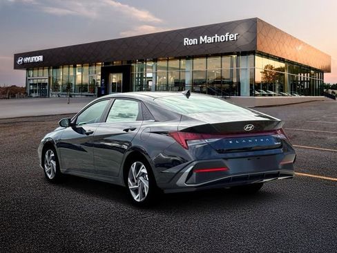 New 2026 Hyundai Elantra Limited FWD image 5