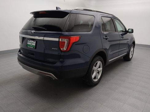 Used 2017 Ford Explorer XLT AWD/4WD image 9