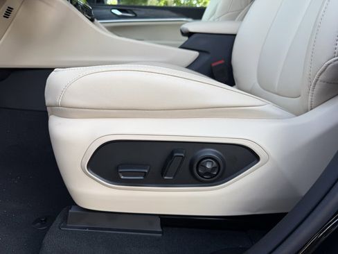 New 2025 Jeep Grand Cherokee Limited w/ Trailer Tow Package image 21