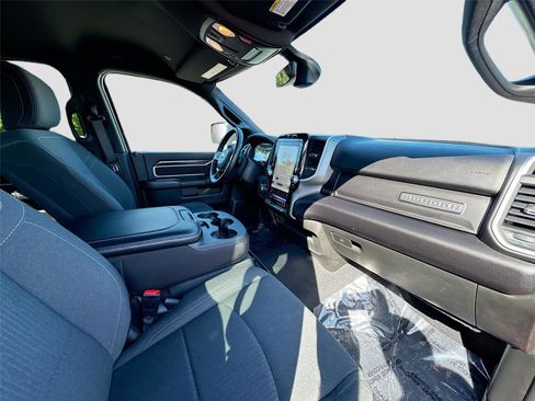 Used 2024 RAM 2500 Big Horn w/ Sport Appearance Package image 27