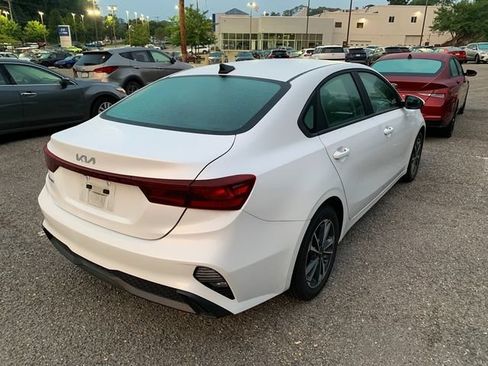 Used 2023 Kia Forte LXS FWD image 4