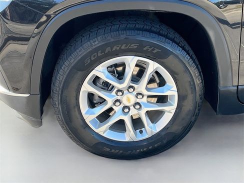 Used 2021 Chevrolet Traverse LT image 30