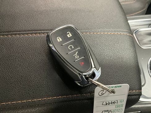Used 2018 Chevrolet Traverse LT AWD/4WD image 12