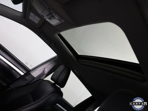 Used 2019 Toyota Highlander XLE image 12