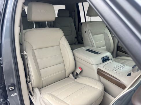 Used 2019 GMC Yukon XL Denali w/ Open Road Package RWD image 28
