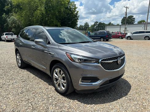 Used 2020 Buick Enclave Avenir w/ Avenir Technology Package FWD image 7