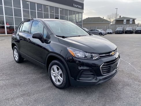 Used 2019 Chevrolet Trax LS image 9
