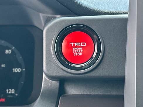 Used 2025 Toyota Tacoma TRD Sport AWD/4WD image 20