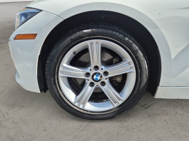 Used 2014 BMW 320i xDrive Sedan AWD/4WD image 9