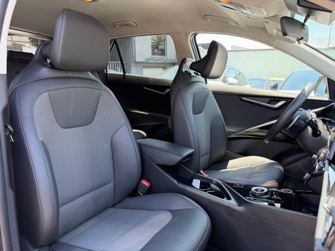 Used 2024 Kia Niro Wind FWD image 36