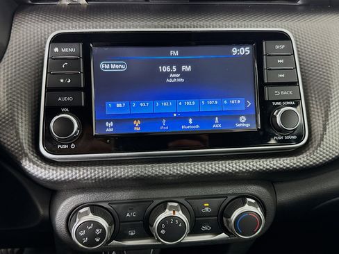 Used 2019 Nissan Kicks S image 17