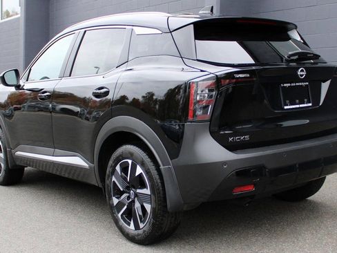 New 2026 Nissan Kicks SV w/ SV Premium Package image 3