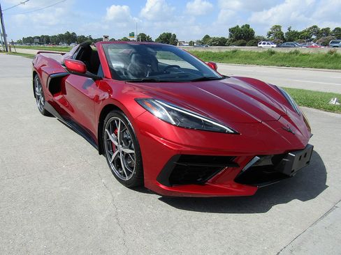 Used 2021 Chevrolet Corvette Stingray Premium Conv w/ Z51 Performance Package RWD image 3