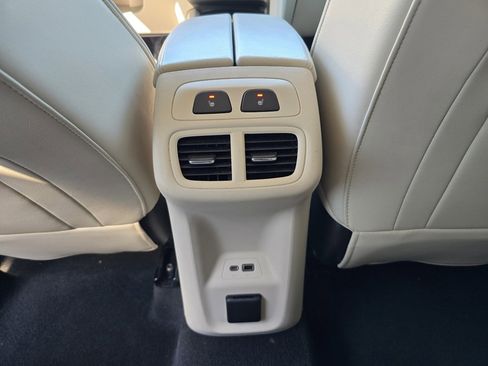 Used 2022 Buick Envision Avenir w/ Technology Package II image 26