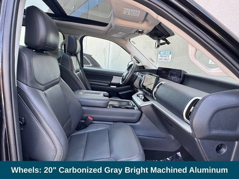 Used 2025 Ford Expedition Active AWD/4WD image 29