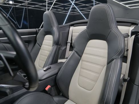 Used 2022 Porsche 911 Turbo image 19