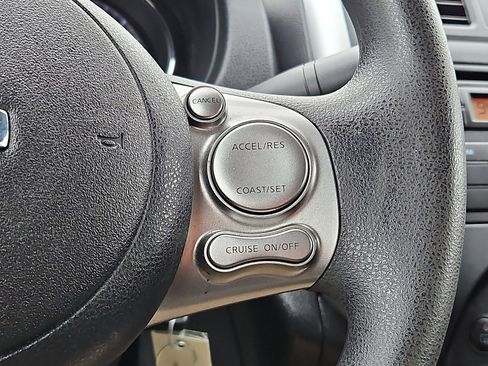 Used 2014 Nissan Versa SV image 19