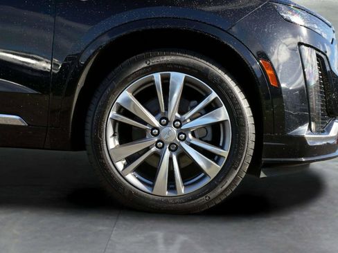 Used 2020 Cadillac XT6 Premium Luxury FWD image 9