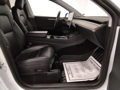 Used 2023 Tesla Model Y Long Range image 41