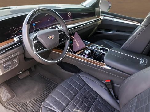 Used 2025 Cadillac Escalade Sport Platinum image 10