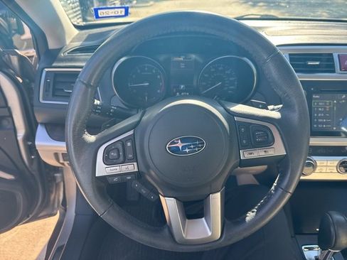Used 2017 Subaru Outback 2.5i Limited image 5