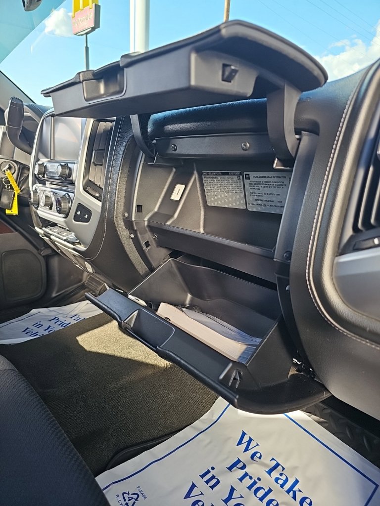 Used 2017 GMC Sierra 1500 SLE w/ SLE Value Package AWD/4WD image 32