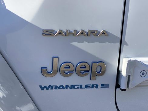 Certified 2023 Jeep Wrangler Sahara w/ Cold Weather Group image 12