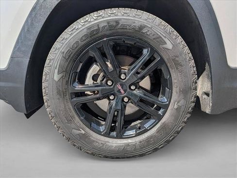 Used 2024 GMC Terrain AT4 AWD/4WD image 18